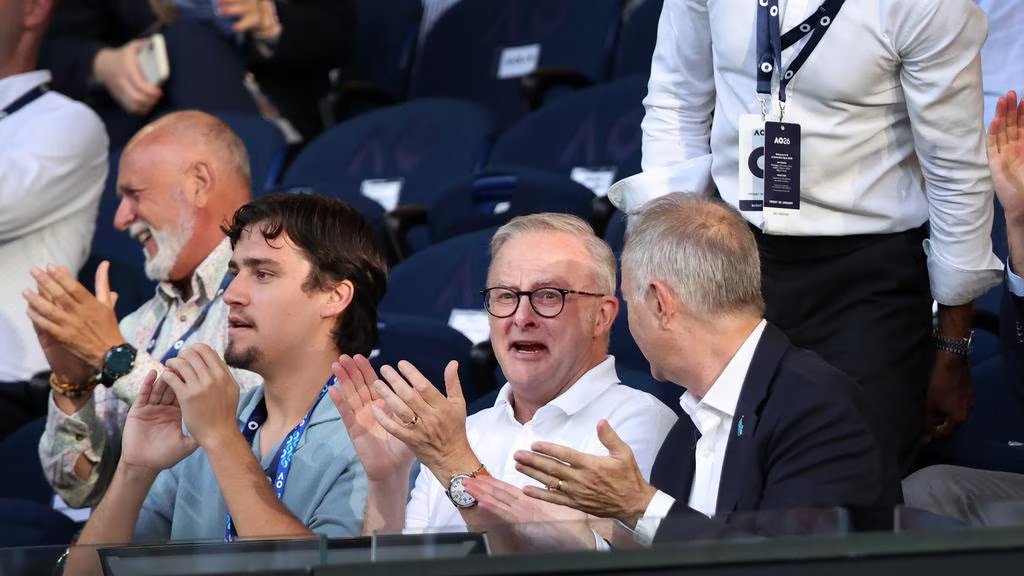 Ausbobsmit's tweet image. Have a go at it. Not a care in the world. Albanese thought it would be a great idea to take his son to Melbourne for front-row taxpayer-funded seats at the tennis. Took the jet from Canberra to Sydney, picked up his son, then off to Melbourne.

Grog, food, accommodation, the lot.…