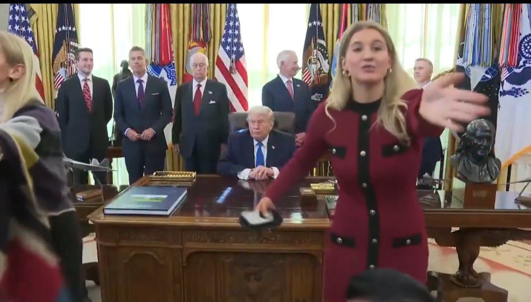 stop tRumpnado 🇺🇦 🇬🇱 🇭🇺 tweet media