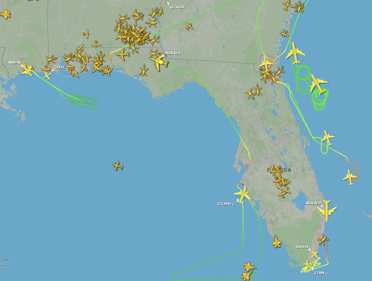 KellerWomack's tweet image. I agree, Sue. I suspect that they may be conducting experiments as part of this operation. No tangible proof (yet) but here are some oddities:
1. A large number of Beech Hurons are in flight, spread throughout certain regions. Usually, there may be 1 or 2 flying. I've seen 10+