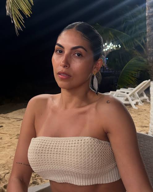 Este MUEBLE va en carrito. 

#LaCasaDeLosFamososCol3