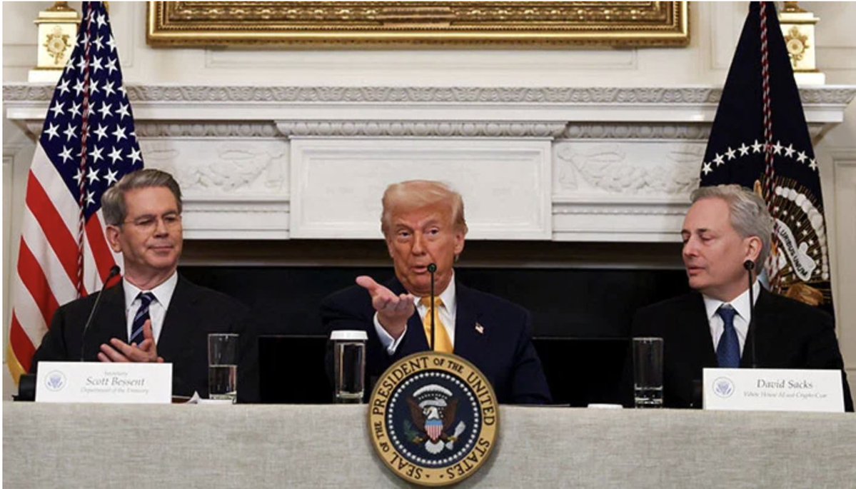 MerlijnTrader's tweet image. 🚨 BREAKING:

🇺🇸 The White House will meet with banking and crypto executives on Monday to discuss the stalled Senate crypto bill.

This just moved to the top of the priority list.

Regulation talks are heating up fast.