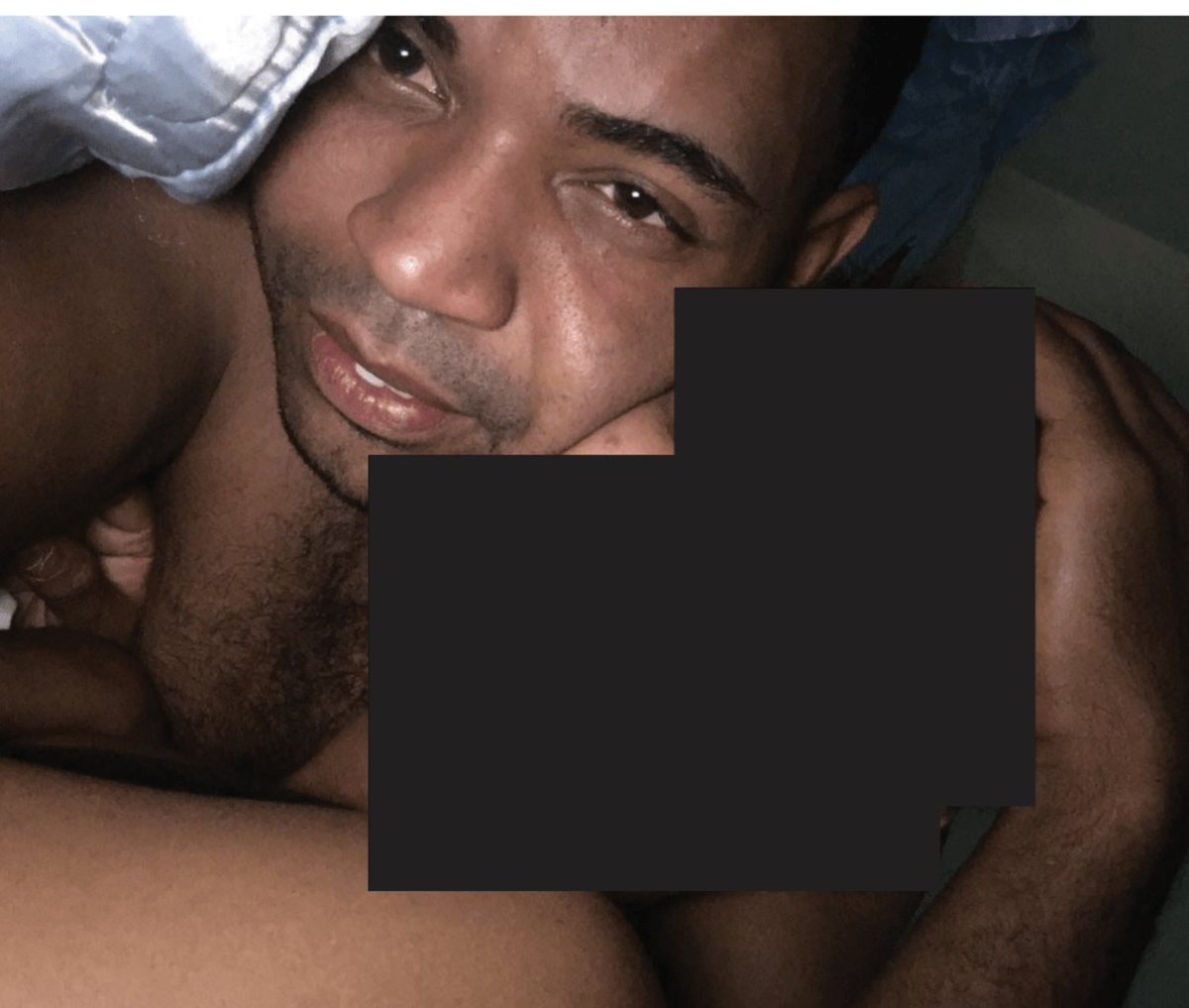 BREAKING: This man's face is left unredacted in the Jeffrey Epstein files.

Does anyone know who this man is? Please share. Let's figure it out!