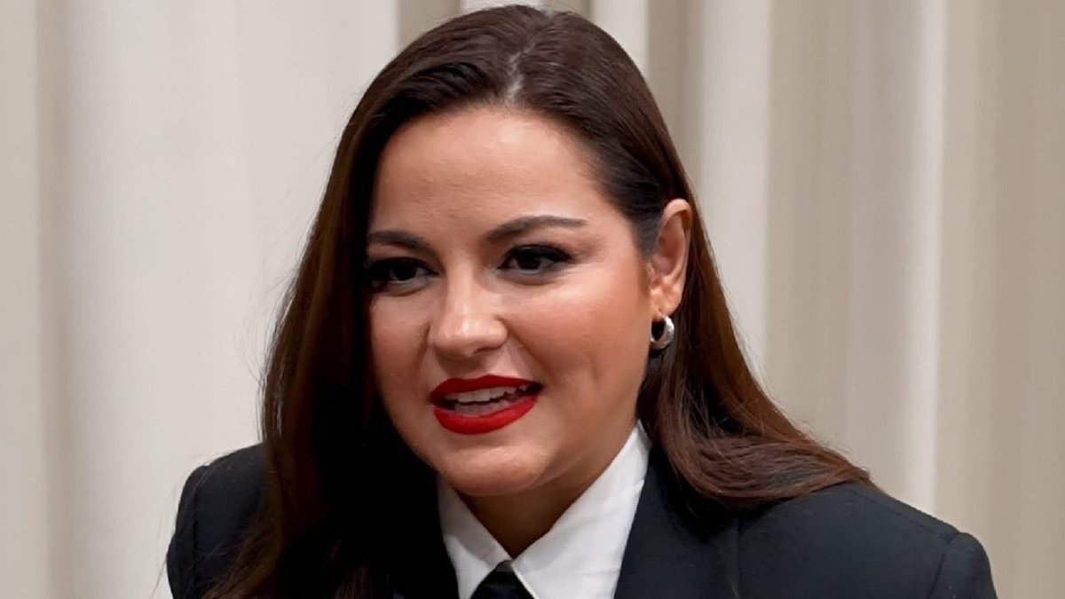 MeContaJa's tweet photo. 🚨TODO MUNDO NO RIO!

Internautas se IRRITAM com a suposta escolha de Justin Bieber para o evento. 

Eles afirmam que somente Maite Perroni seria capaz de bater o público de Lady Gaga.

Concordam? https://t.co/rcmeqz5tju