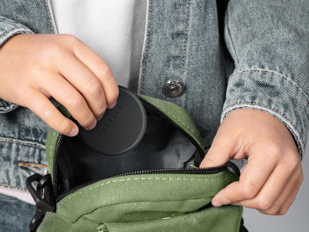 satechi_jp's tweet image. 旅先でもデスクはスマートに。
ラウンド型で超コンパクト
 SATECHI OntheGo™ 7-in-1 USB-Cハブ
🔘 巻き取り式ケーブル
🔘 ポケットに入るサイズ
🔘 4K HDMI / LAN / 最大100W充電
出張も旅行も、これ1台でOK。

今だけ10%割引でご購入できるチャンス！
amazon.co.jp/dp/B0FWR19DW7

#Satechi #USBCHub