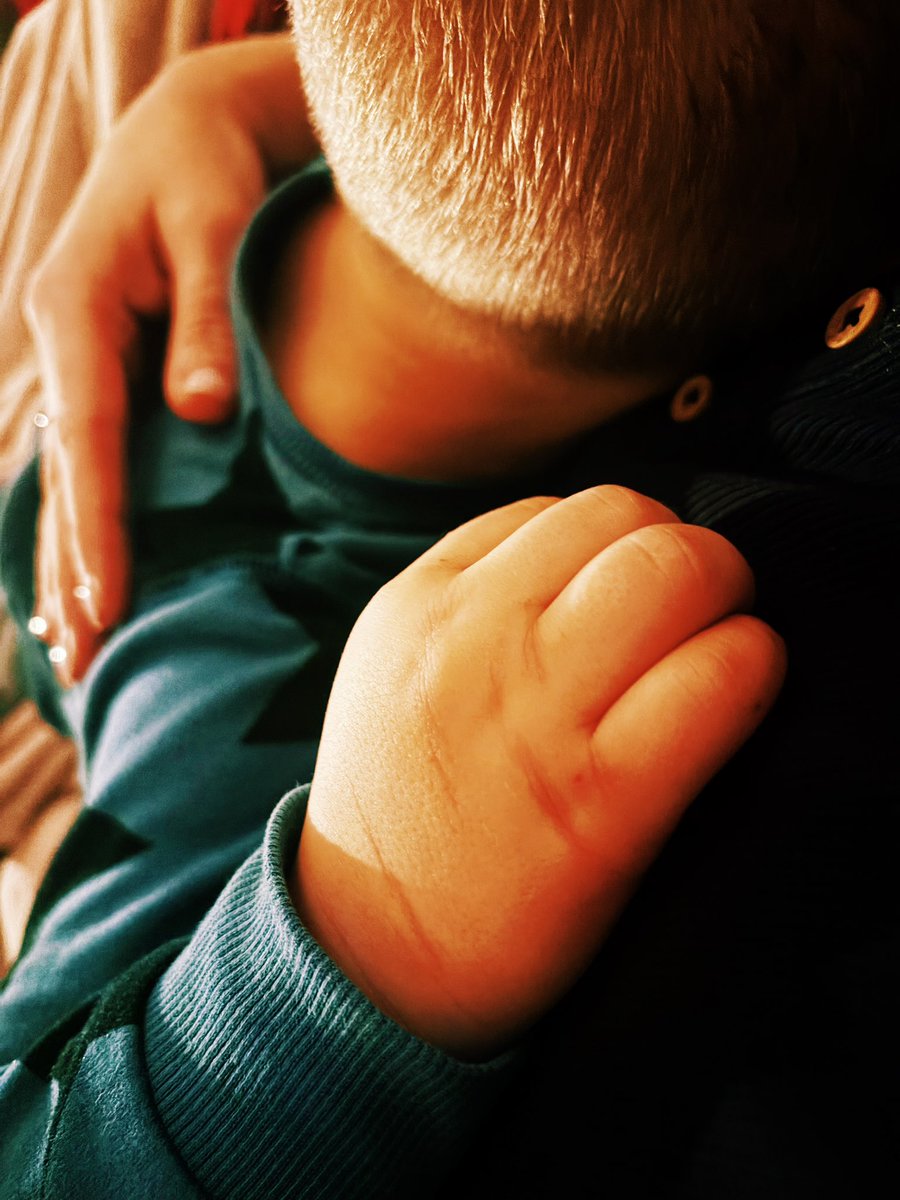 JJSharpers's tweet photo. After a busy day of meetings 👮🏼‍♀️ and #KitDay baby snuggles, now home 🏠 for a long weekend and time for snuggles with my babies ♥️

#Boy4 #PoliceMaam #PoliceMum https://t.co/QZeqmRgx11