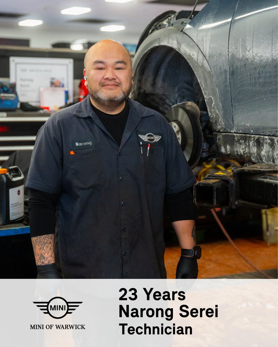MINI_Warwick's tweet image. Congratulations, Narong, on 23 years with MINI of Warwick! Thank you for your dedication and commitment over the years. #MINI #MINIOfWarwick