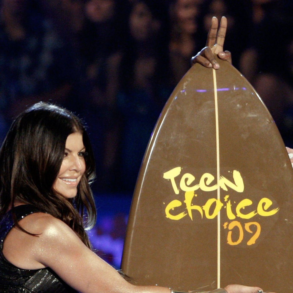 iheartfergie's tweet photo. #Fergie onstage during the 2009 #TeenChoiceAwards held at #GibsonAmphitheatre on August 9, 2009 in #UniversalCity, #California. https://t.co/wey1DOSKFE