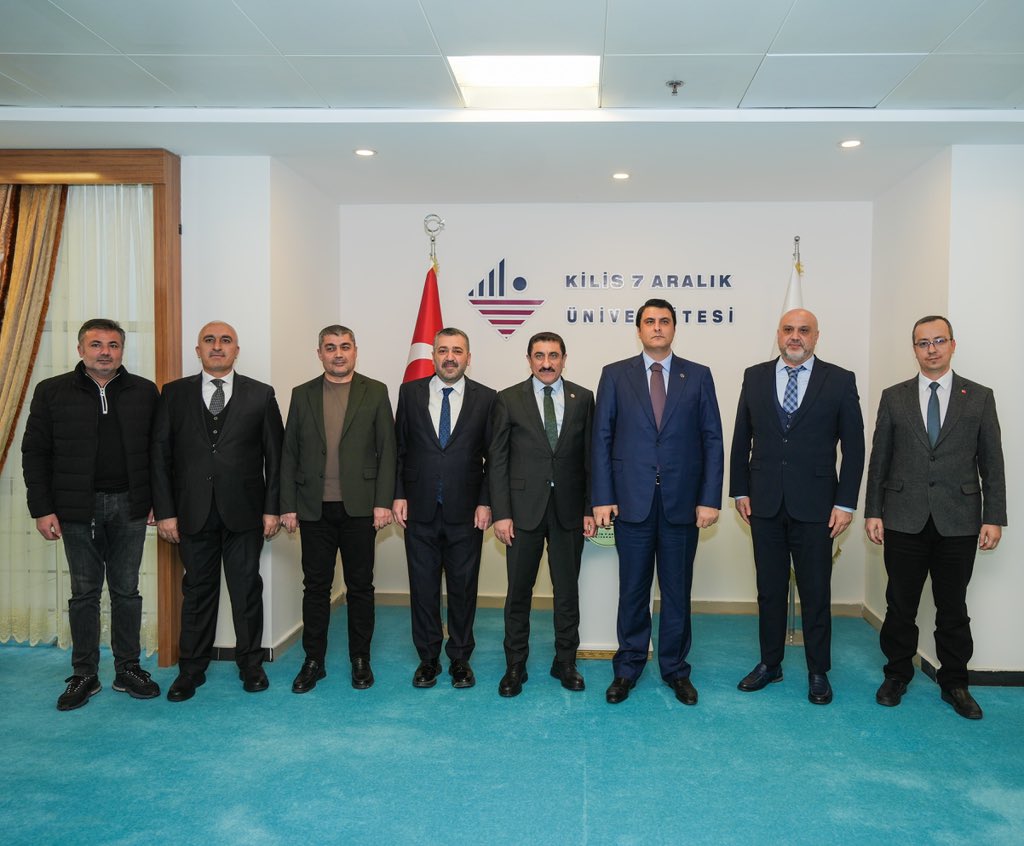 Kilis 7 Aralık Üniversitesi Rektörü Sayın Prof. Dr. Zekeriya Akman’ı; Şehitkamil Belediye Başkanımız Sayın Umut Yılmaz, Şehitkamil Belediyesi Başkan Yardımcılarımız ve Şehitkamil Belediye Meclis Üyemiz ile birlikte makamında ziyaret ettik. Nazik kabulleri ve misafirperverlikleri
