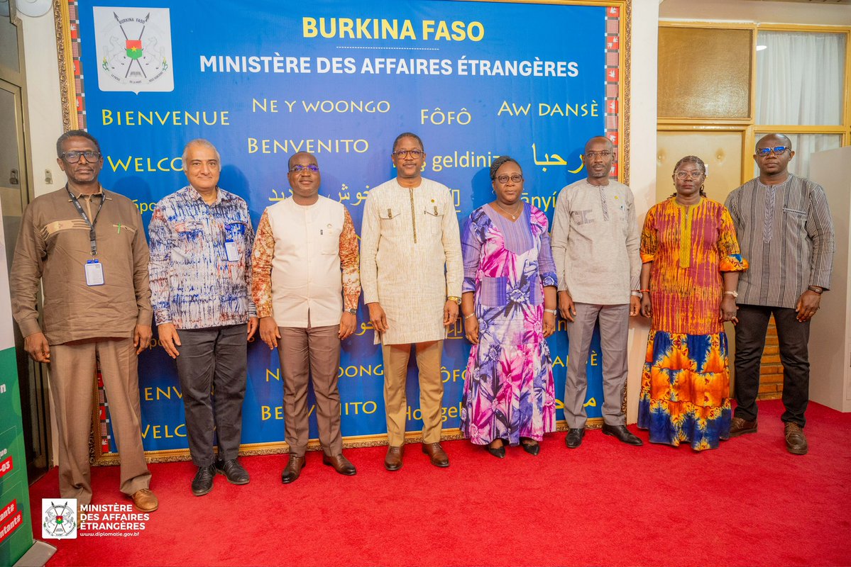 MauriceAz's tweet image. En ma qualité de RC/HCa.i, j’ai eu l'honneur d'être reçu par SEM @JeanMarieTraore MAE du 🇧🇫 pour faire le point sur la coopération 🇺🇳 –🇧🇫. Au cœur des échanges : l'alignement de nos actions sur les priorités nationales, notamment via 3 programmes transformateurs (systèmes…