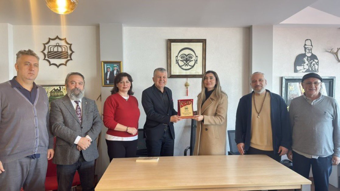 bektashiane's tweet image. Alevi Bektaşi Kültür ve Cemevi Başkanı Sayın Esma Ersin hanımefendiye Vakfımızı ziyaretinden ve  başarılı çalışmalarından dolayı teşekkür ederiz.  
#Alevi #Bektaşi #Cemevi