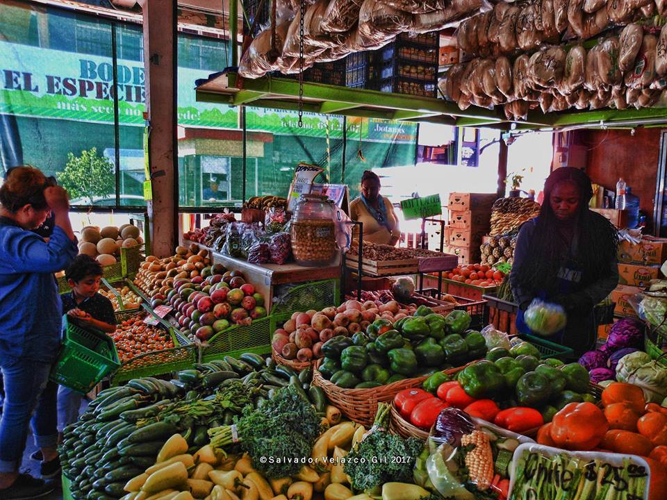 ¿Quién NO ha ido de shopping al #MercadoHidalgo en #Tijuana?🛍️ ¡Orgullosamente, #SoyBC! 

Foto: Salvador Velazco