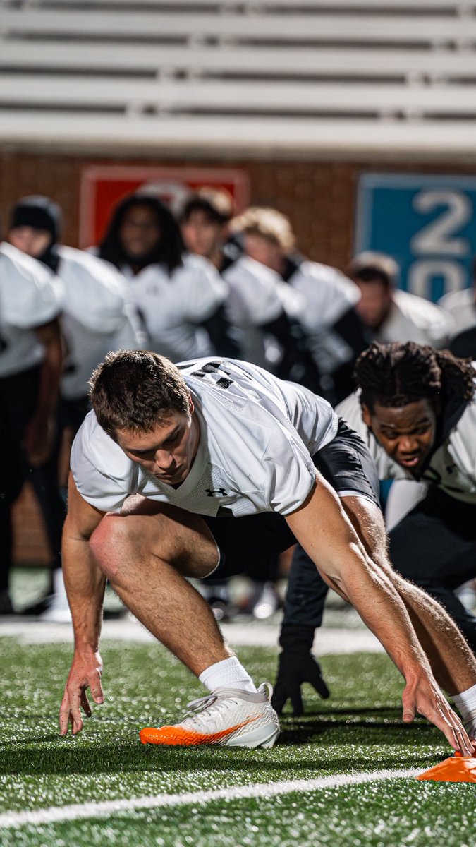 MercerFootball's tweet photo. 𝐛𝐞 𝐄𝐋𝐈𝐓𝐄 👊

#ATTACK https://t.co/ynvcb0Ufih