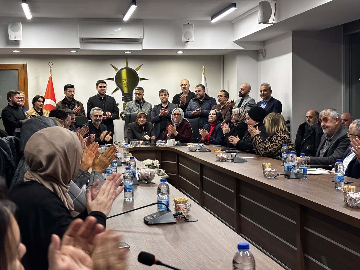 tugbaisikercan's tweet photo. 📍 İstanbul | Ataşehir

Yıllarca emek verdiğim, nice hatırayı ve mücadeleyi içinde barındıran Ataşehir teşkilatımızın Danışma meclisinde yeniden bir araya gelmek benim için ayrı bir anlam ve mutluluk... 

Üye çalışmalarıyla, sahadaki gayretiyle ve dava bilinciyle güçlü bir duruş sergileyen Ataşehir teşkilatımıza; Ana Kademe, Kadın Kolları ve Gençlik Kollarımızın her bir ferdine emekleri için yürekten teşekkür ediyorum.

@akkadinistanbul @atasehirakparti @atasehirak1 @AtasehirAkGenc