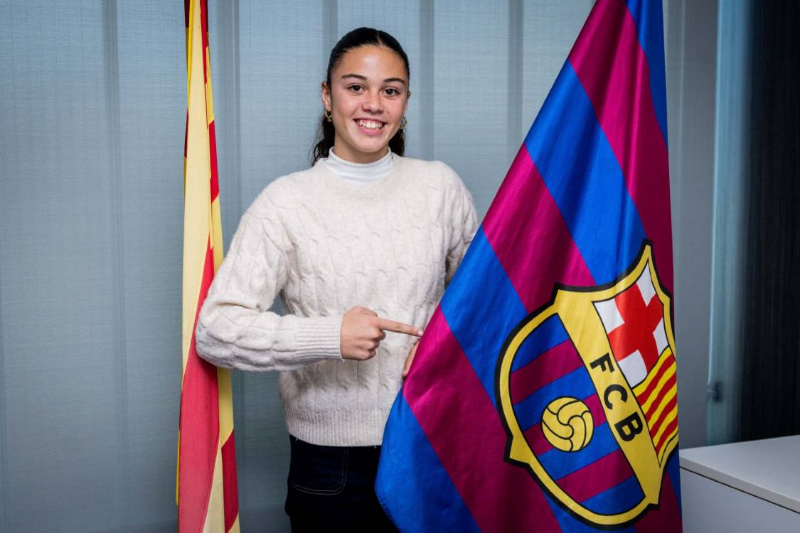 El Barça incorpora a la joven canaria Carolina Ferrera 
Informa nuestra redactora Lucía Martínez <a href="/LMMartinezz_/">Lucía Martínez</a> en el diario <a href="/ReinasDelBalon/">Reinas del balón</a> 
#FutbolFemenino 
#ReinasDelBalón 
#FCBarcelona

reinasdelbalon.com/el-barca-incor…