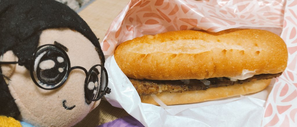 おはようございます😆🍔🍔🍔

皆さん、知ってます？😉✨

『ロッテリア』が『ゼッテリア』に変わるんです😆🌸

『ロッテリア』は、すき家のゼンショーホールディングスに変わり、『ゼッテリア』に変わります😋💦

『ゼッテリア』になったから無くなる商品があり✨✨

『絶品ベーコンチーズバーガー』🍔