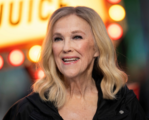 “Catherine O’Hara brought love and light to our world..." - Meryl Streep >>> kbsi23.com/i/macaulay-cul…