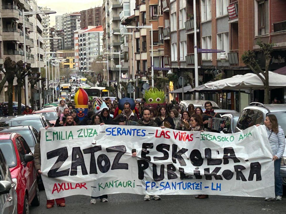 Euskal Eskola Publikoaren Aldeko Plataforma tweet media