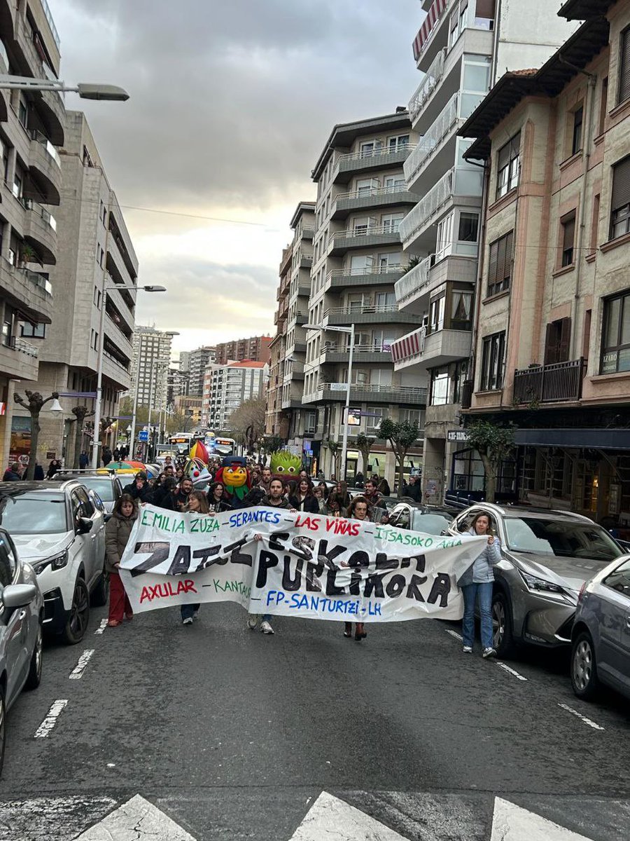 Euskal Eskola Publikoaren Aldeko Plataforma tweet media