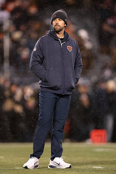 AdamSchefter's tweet image. ESPN sources: the Baltimore Ravens are hiring Bears offensive coordinator Declan Doyle as their offensive coordinator. Doyle can leave because, in Baltimore, he will have play-calling responsibility. But new Ravens HC Jesse Minter now has someone to run Baltimore’s offense.