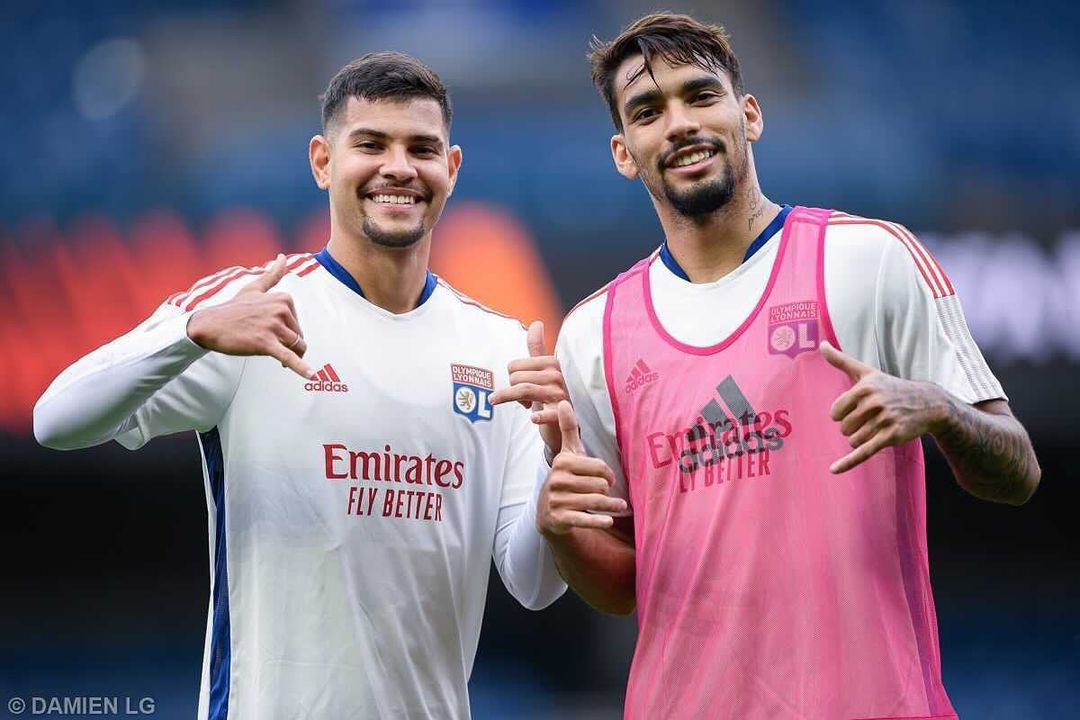 _SamuelAS's tweet image. Vous resterez mes amis toute la vie.