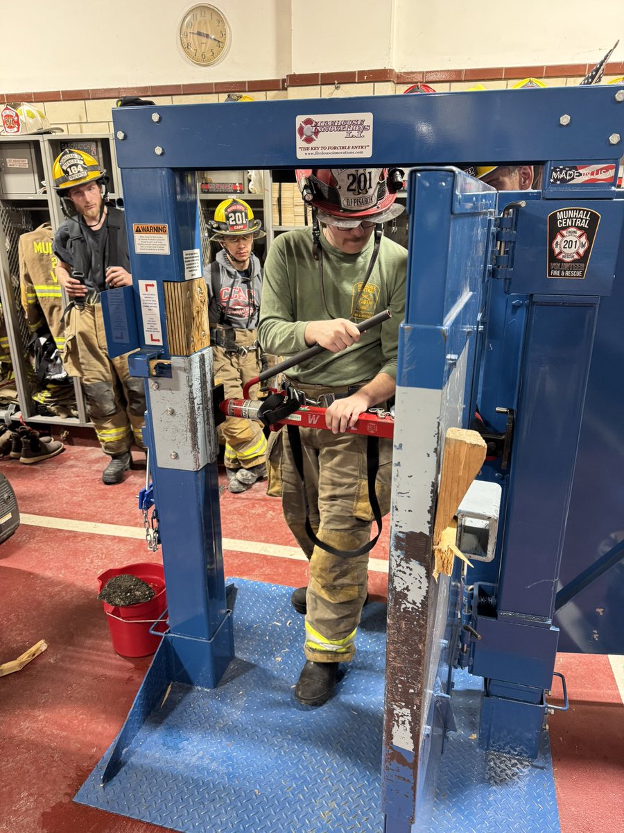 MunhallCentral's tweet photo. This past Wednesday our members worked on sharpening our forcible entry skills on our Firehouse Innovations LI, Inc. door prop. Single and team forcible entry techniques were reviewed and applied while also discussing some of our different doors and buildings throughout our town. https://t.co/AOIfFMuBZm