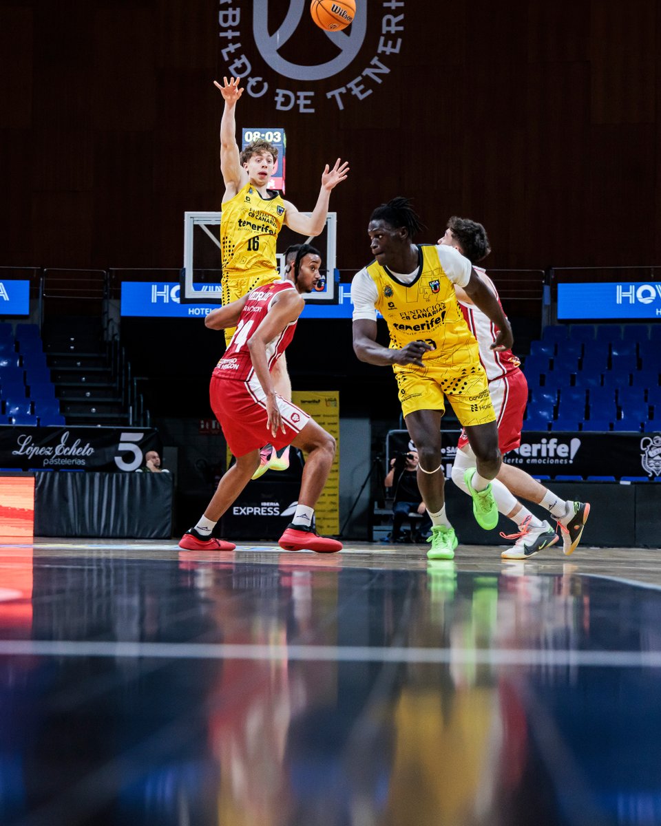 LIGA U | Final del 3er cuarto en el Santiago Martín

➡️ Fundación CB Canarias, 72; <a href="/Fund_BZ/">Fundación Basket Zaragoza</a>, 75

📺 Streaming ➡️ t.ly/6Kiq0

💛🖤 #VamosCanarias