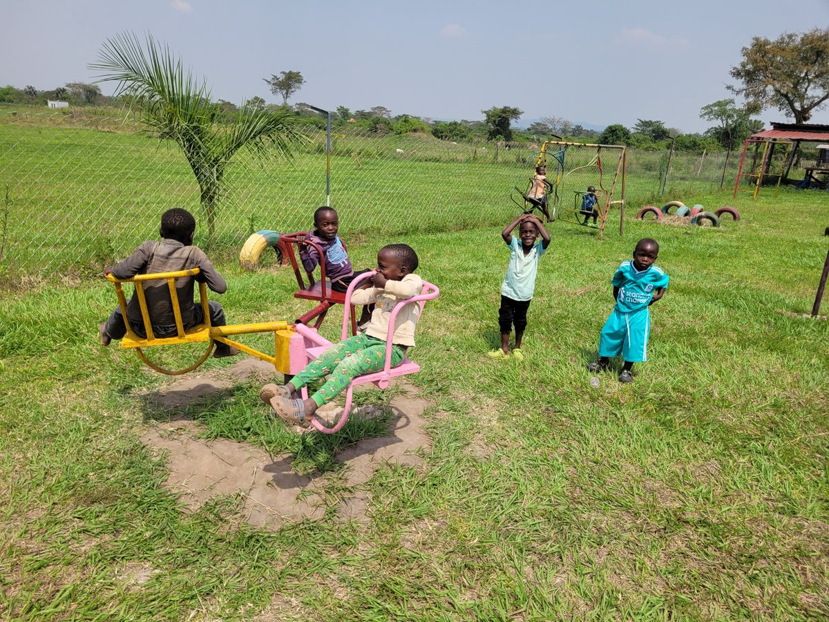 Aziramichealyf's tweet photo. Thanks to the Allen family  for our Mimi's play ground.  You made it possible for our kids to have a safe place to play and be kids. #payitforward. https://t.co/gYSztEhdew