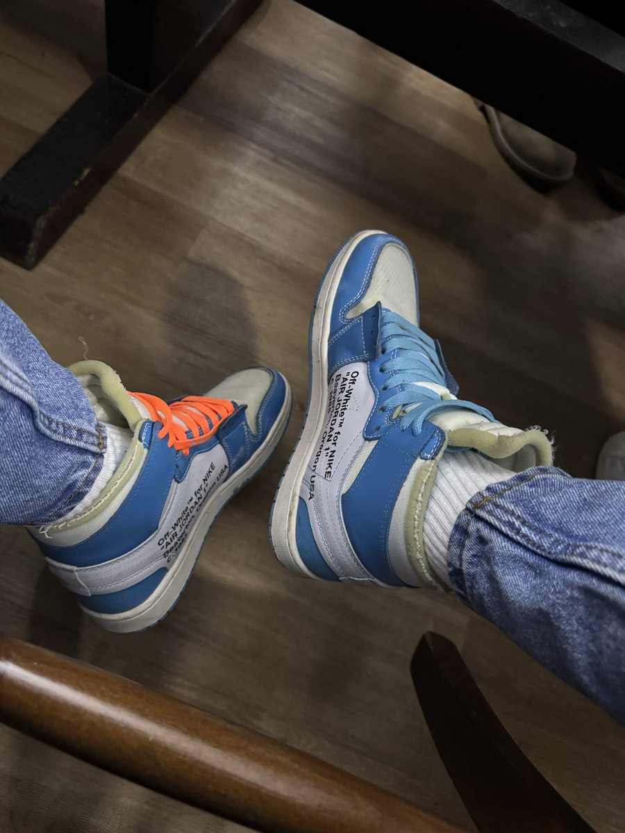 offcrus1er's tweet photo. You like my Off-White?😏 https://t.co/e91X97Ld0v