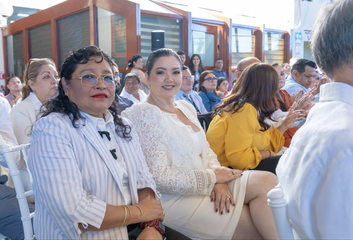 En el marco del XXIII aniversario del <a href="/TEQROO_Oficial/">Tribunal Electoral de Quintana Roo</a>, y en representación del Poder Judicial, la magistrada presidenta del Tribunal de Disciplina Judicial, Elizabeth Moreno Rejón, asistió a la presentación del libro digital “Justicia Electoral: Sentencias en una Imagen”.