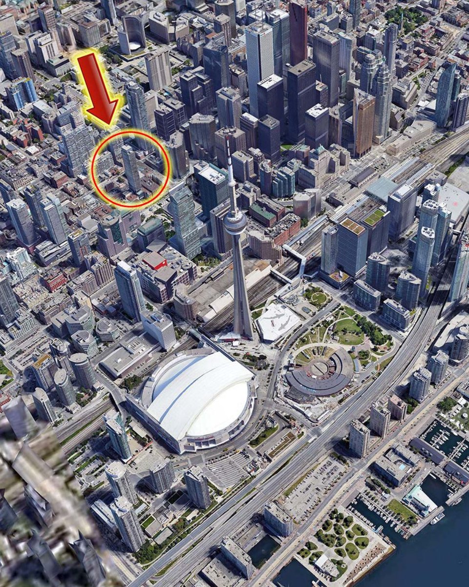 This is what $1,849,000 gets you in downtown Toronto.

📍224 King St W #4401, Toronto 

Steps to Roy Thomson Hall, PATH, St. Andrew subway, Financial District, top restaurants, shopping, and major sports venues. 

getaldo.com/mlslistings-22…