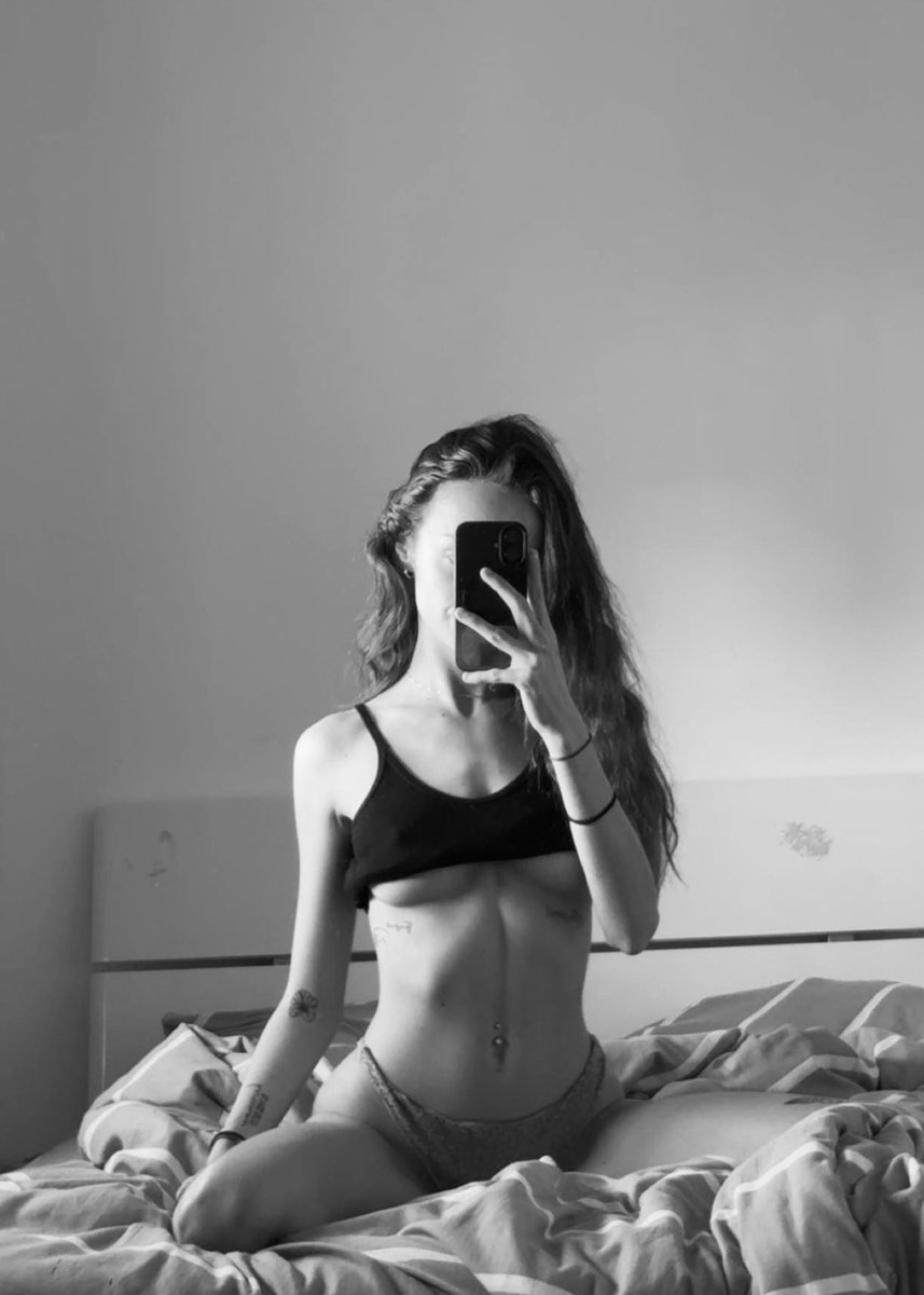 Loulouxxclusive tweet media