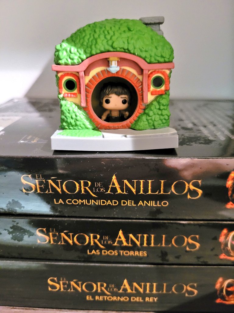 nitnaga's tweet photo. Ya estรกn todos ๐
#thelordoftherings #bittyfunko https://t.co/rKfWZXp9q7
