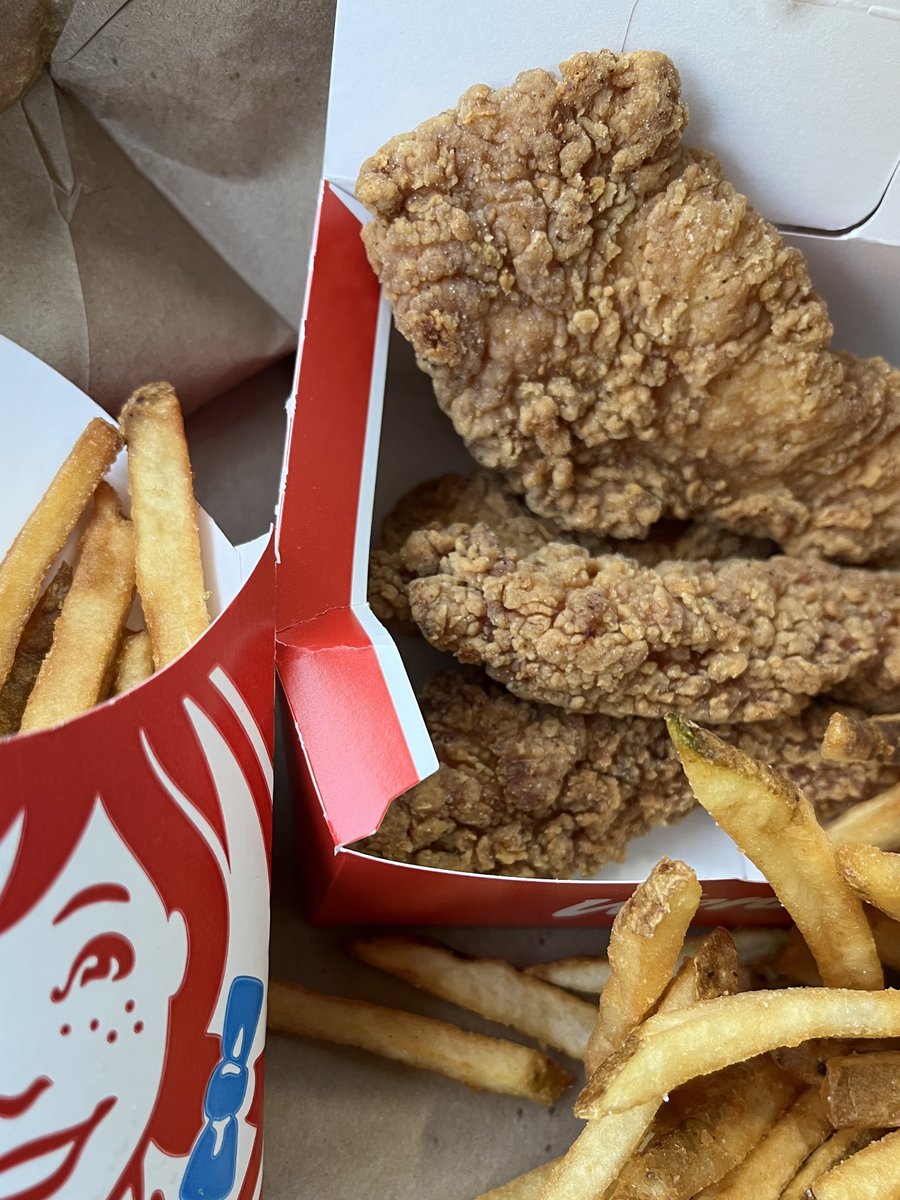 ARChickenStrips's tweet photo. Thank you @Wendys for bringing back chicken tenders after a hiatus of several years. I didn’t know until Stephen Colbert mentioned “Wendy’s Tendys” this week. I tried them today — fresh, yummy flavor with a good amount of breading. I’ll be a regular customer again! 4.3/5 https://t.co/wi28O5WR8U
