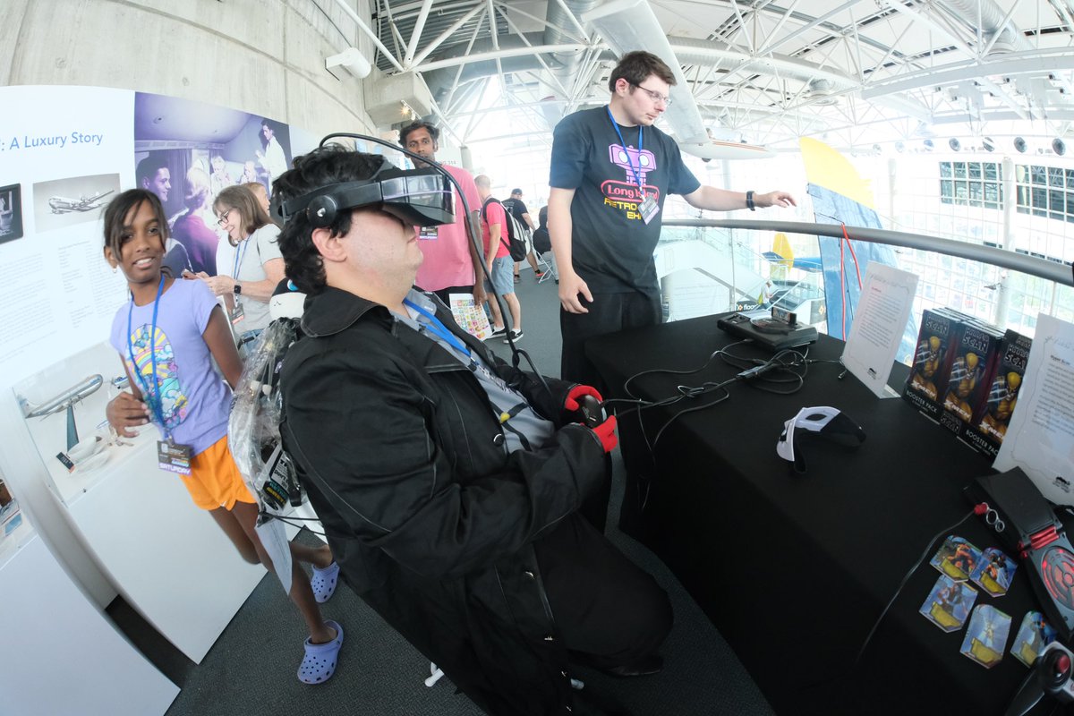 LI RETRO tweet media