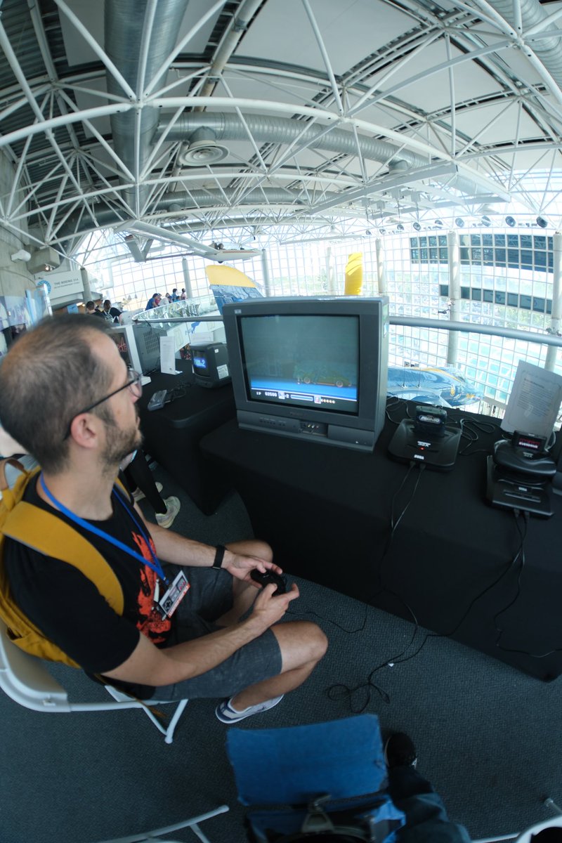 LI RETRO tweet media