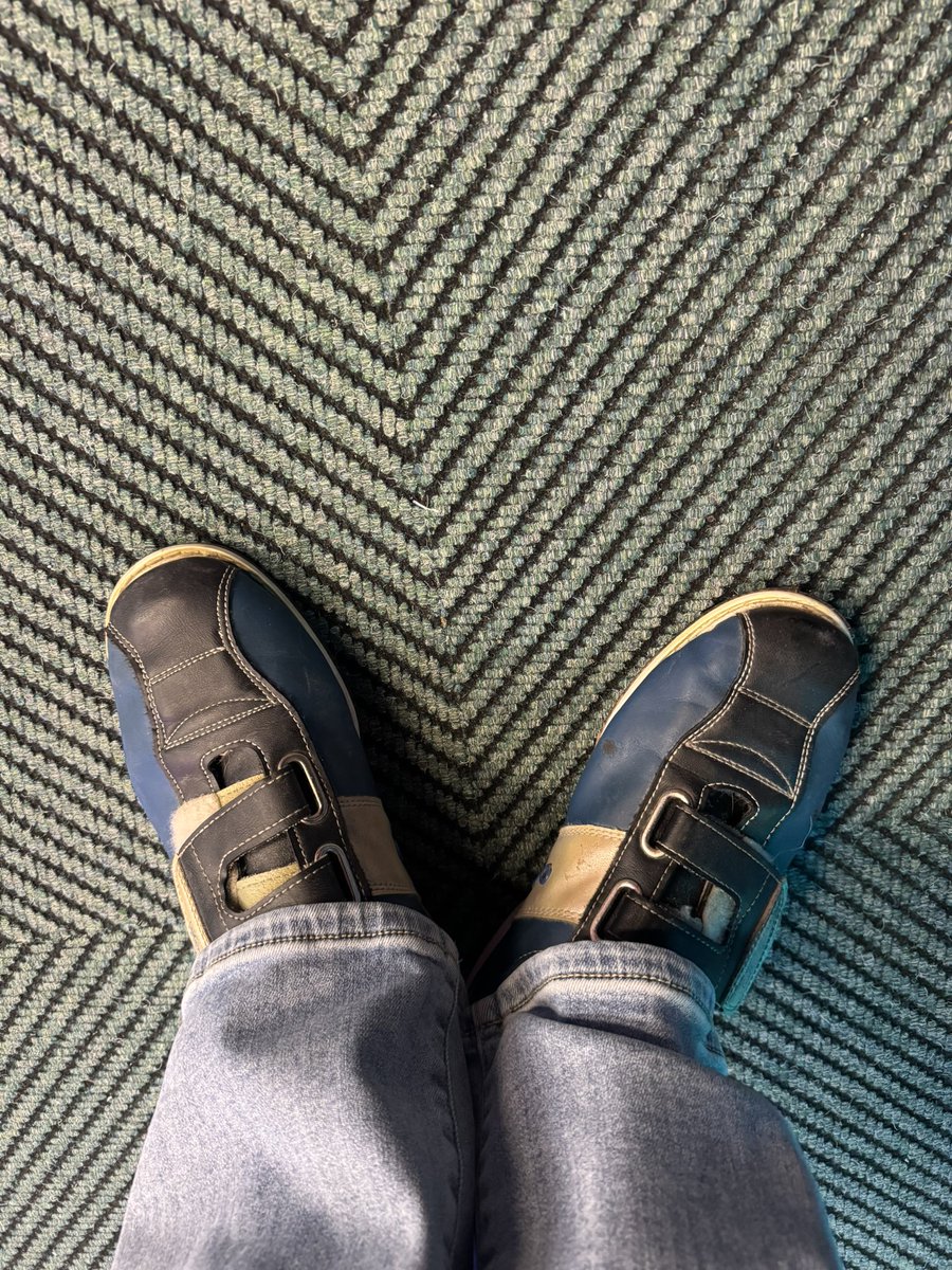 IvorySteps1's tweet image. What will the smell be after 2 rounds of bowling?! 🤣