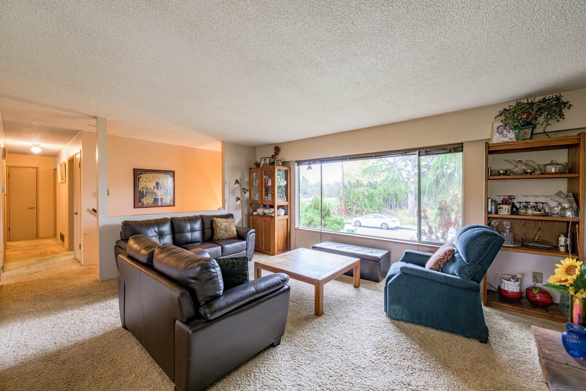 perryhoogveld's tweet photo. https://t.co/OPO6ONUi70  Service that Follows the Sale

FOR SALE   MLS#R3069751    Asking $1,988,000
8531 Ash Street, RIchmond, BC V6Y 2S5
3 BED, 3 BATH, 2828 SqFt Home, 8909 SqFt LOT 

#realestate #Richmond #houseforsale #forsale  #justlisted #location #remax #propertyforsale https://t.co/mzbHFbKG3C