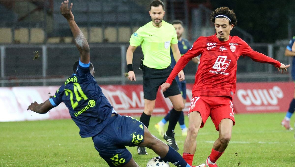 ici_bourgogne's tweet photo. ⚽🦉 National (J19) : le DFCO concède un nouveau 0-0 face à Saint-Brieuc 

👉 Pas de changement au classement
👉 Sixième 0-0 de la saison, le troisième en quatre matchs
🗣️ Baptiste Ridira : "Je suis énervé, on ne peut pas se contenter de ça"

➡️ https://t.co/H5svYTDDMv

#DFCOSB https://t.co/UG96Mkbbij