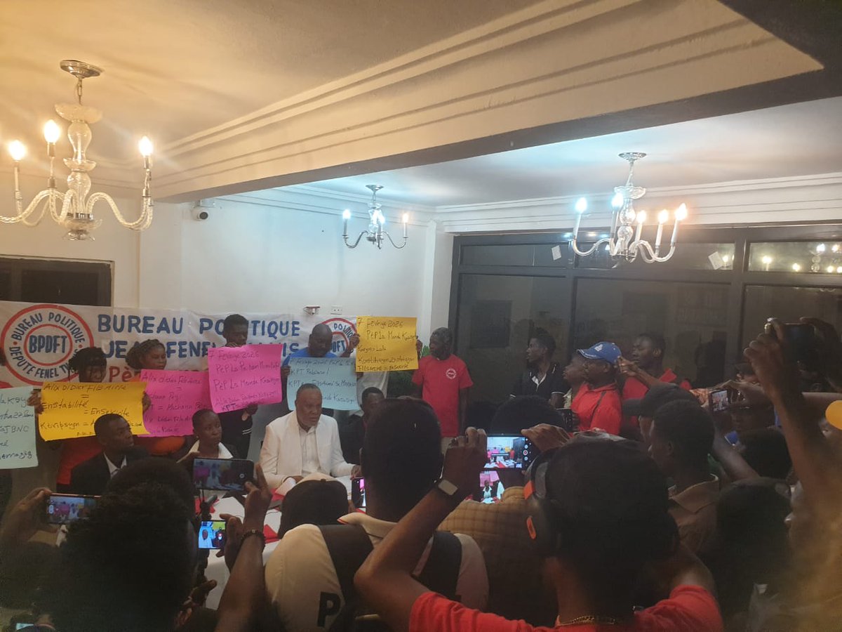 FenelThanis's tweet photo. Batay la pa fasil, li pat janm fasil sistèm nan gen anbranchman nan anpil sektè, men revandikasyon pèp ayisyen an ap respekte. Nou prale nan Lakou Kasasyon ! Nou kontinye denonsye mannèv @citoyendidier ak tout ekip li ap fè pou akapare pouvwa a aprè 7 fev. @CARICOMorg fè respè w! https://t.co/Clj9oa28yw