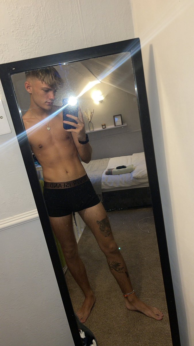 paddypyee's tweet photo. A time where the most unhealthy me was the best looking me 😩 https://t.co/jsVbc9zKBK