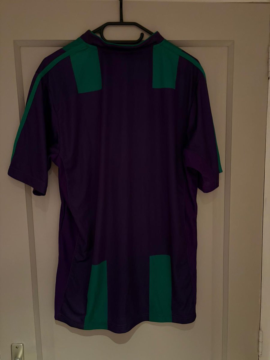 Toegevoegd aan de shirt verzameling een <a href="/fcgroningen/">FC Groningen</a> uitshirt van het merk Klupp, seizoen 2008/2009.

Shirt is volledig blanco dus nog zonder opdruk van hoofdsponsor en rugsponsor.

#fcgroningen
#shirtverzameling
#kitcollection