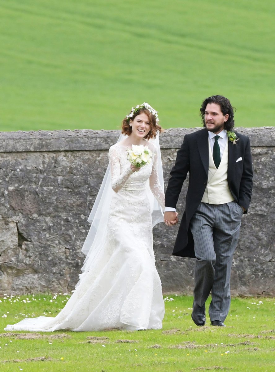 Rose Leslie Source tweet media