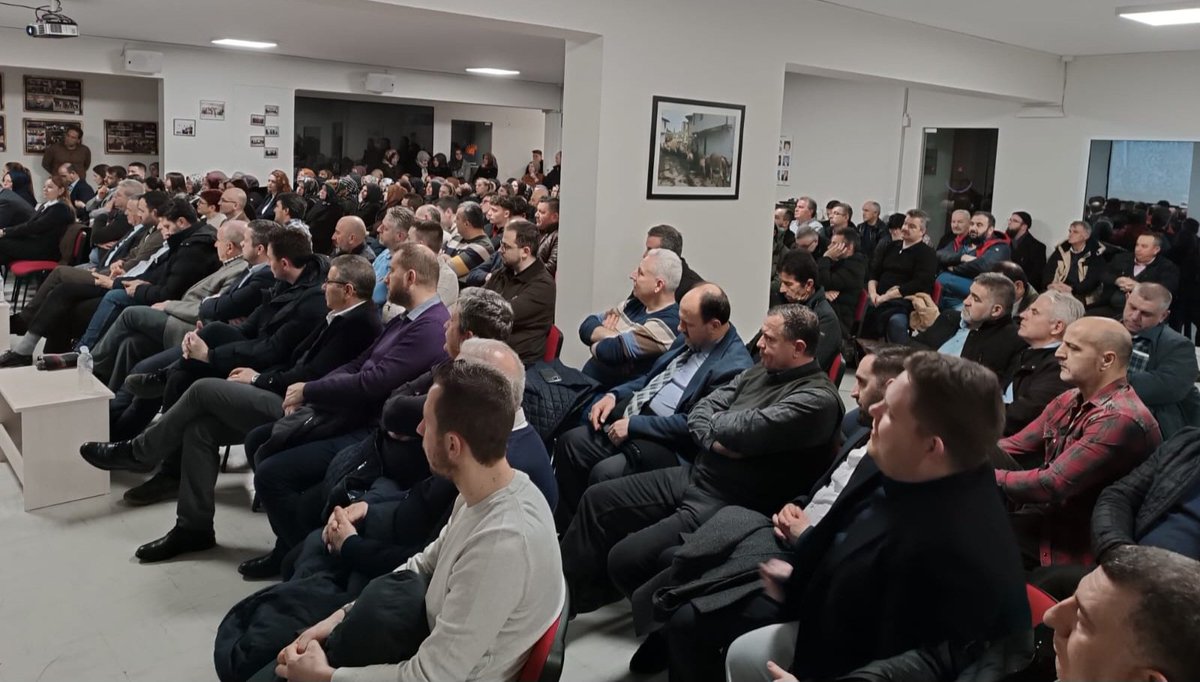 TC_GumulcineBK's tweet photo. Batı Trakya Türk Azınlığı'nın Milli Direniş ve Toplumsal Dayanışma Günü vesilesiyle Batı Trakya Azınlığı Yüksek Tahsilliler Derneği İskeçe şubesinde düzenlenen etkinliğine katıldık. https://t.co/K0diOougzb