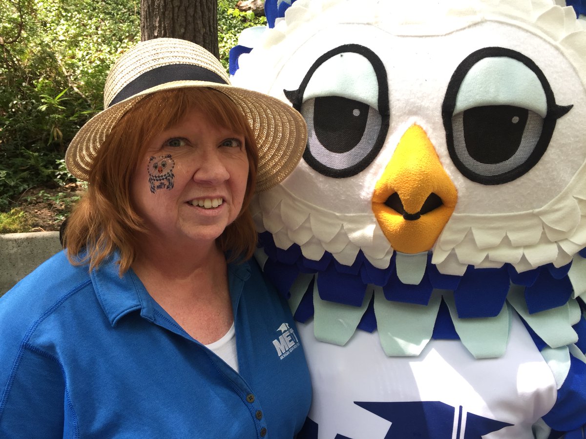 SETwithMET's tweet photo. After 22 years of dedication to the State of Michigan, we are wishing a heartfelt congratulations to MET's Executive Director, Diane Brewer, on her retirement. You will be deeply missed, but we're so excited for what's ahead for you. Congratulations! https://t.co/zpAtM5LVtj