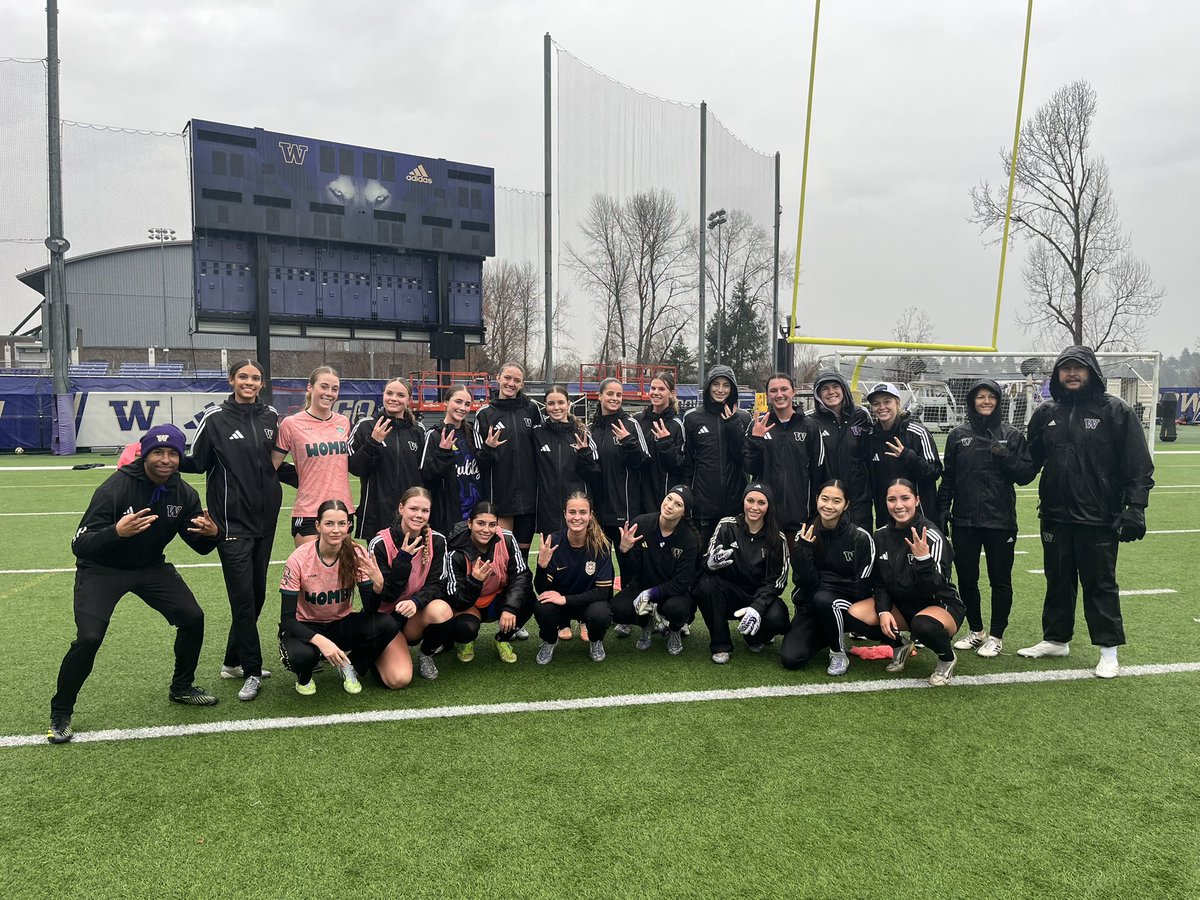 Nicole Van Dyke tweet media