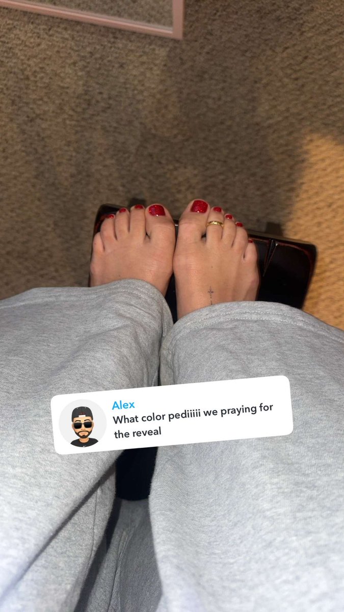 jayneriveraa's tweet photo. Toes anyone? #feetworshi̇p #footpage #feet #toes https://t.co/u5D2RHJ0er