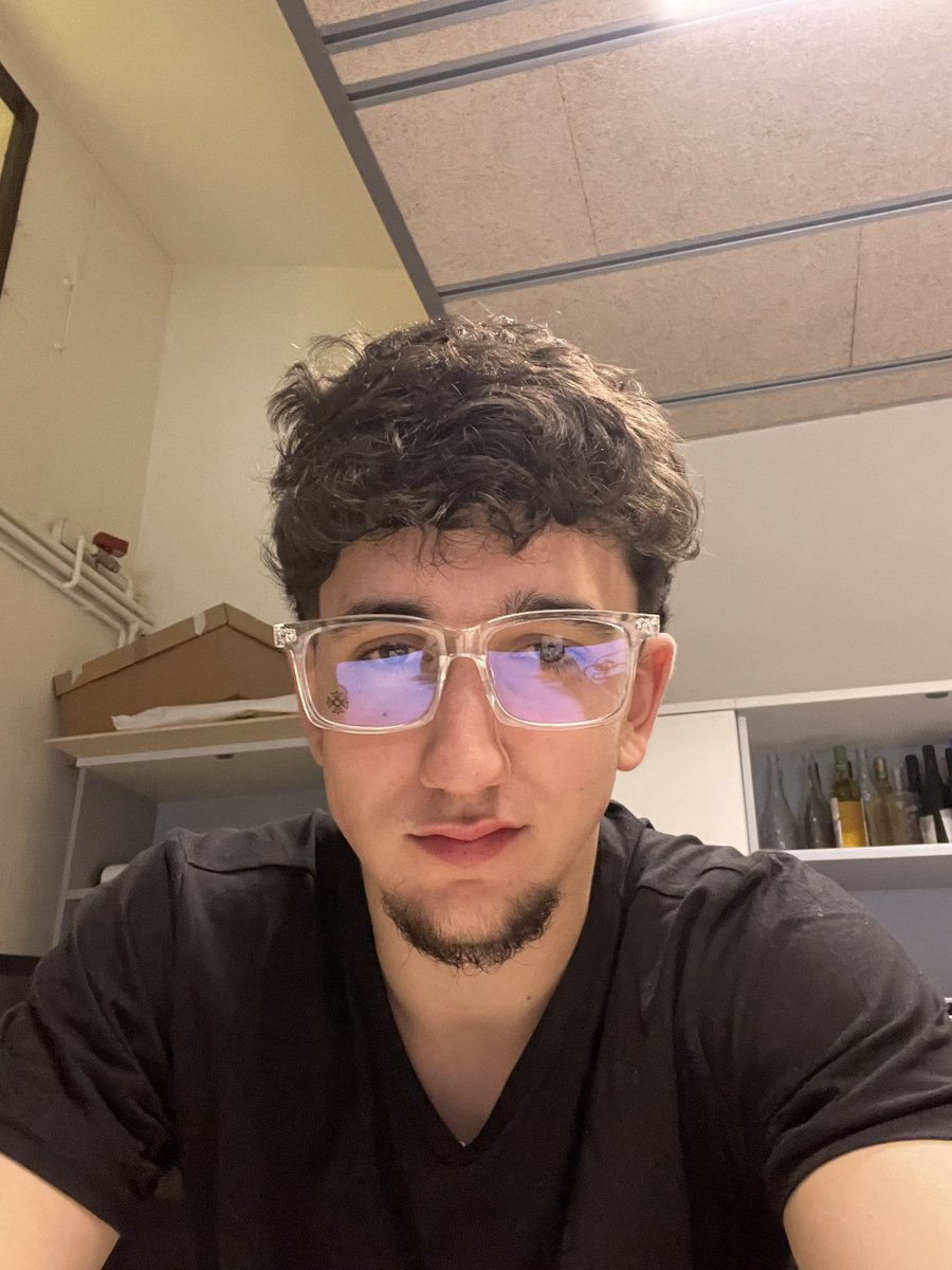 Carles tweet media