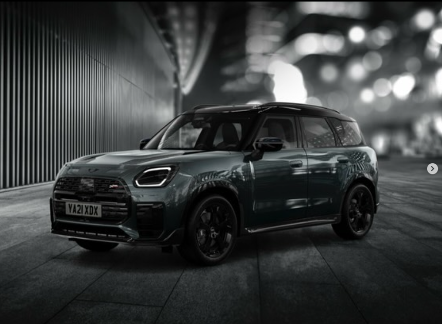 GlanzMini's tweet photo. 【#MINIつくば】
♟️“黒”に惚れるCOUNTRYMAN。
支持率No.1のDモデルにJCW TRIMを纏った
【COUNTRYMAN SHADOW EDITION】
ブラック×グレーの都会派MINI、
写真より実車がずっとカッコいいです🌃
気になったらMINIつくばへ😌
#MINI #COUNTRYMAN #ShadowEdition #JCW #MINIつくば https://t.co/ZPDaKIlGva