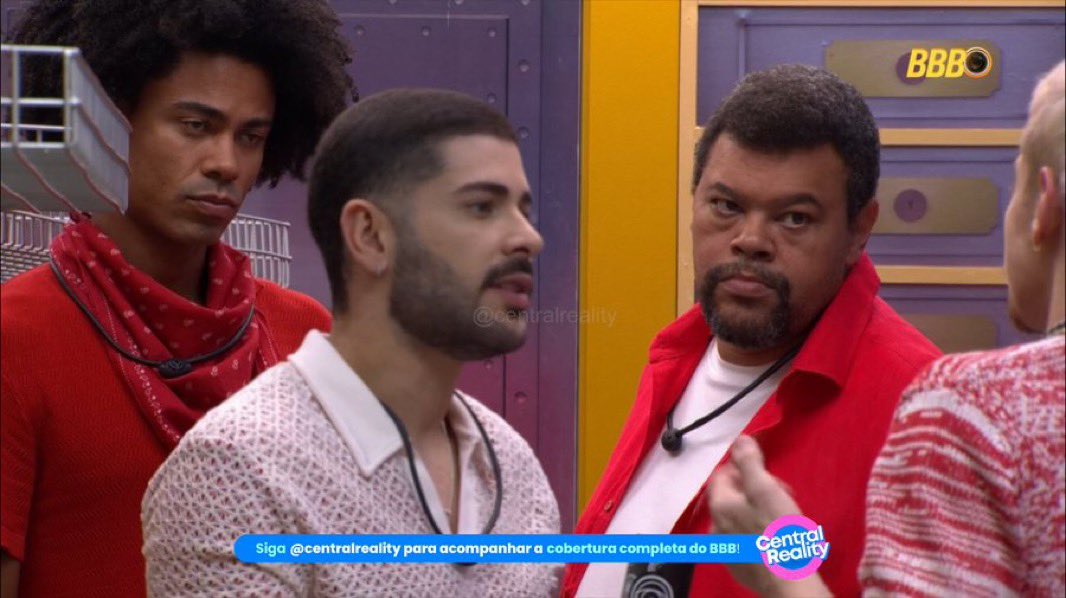 blogcerejanegra's tweet image. Marcelo disse que tem cama vaga no quarto nuvem e que Juliano ou Breno podem ir pra lá.

Juliano: "Ou o Cowboy ou o Jonas!" 

Ele já quer tirar o Juliano de perto da Ana Paula. Isso não é normal! #BBB26