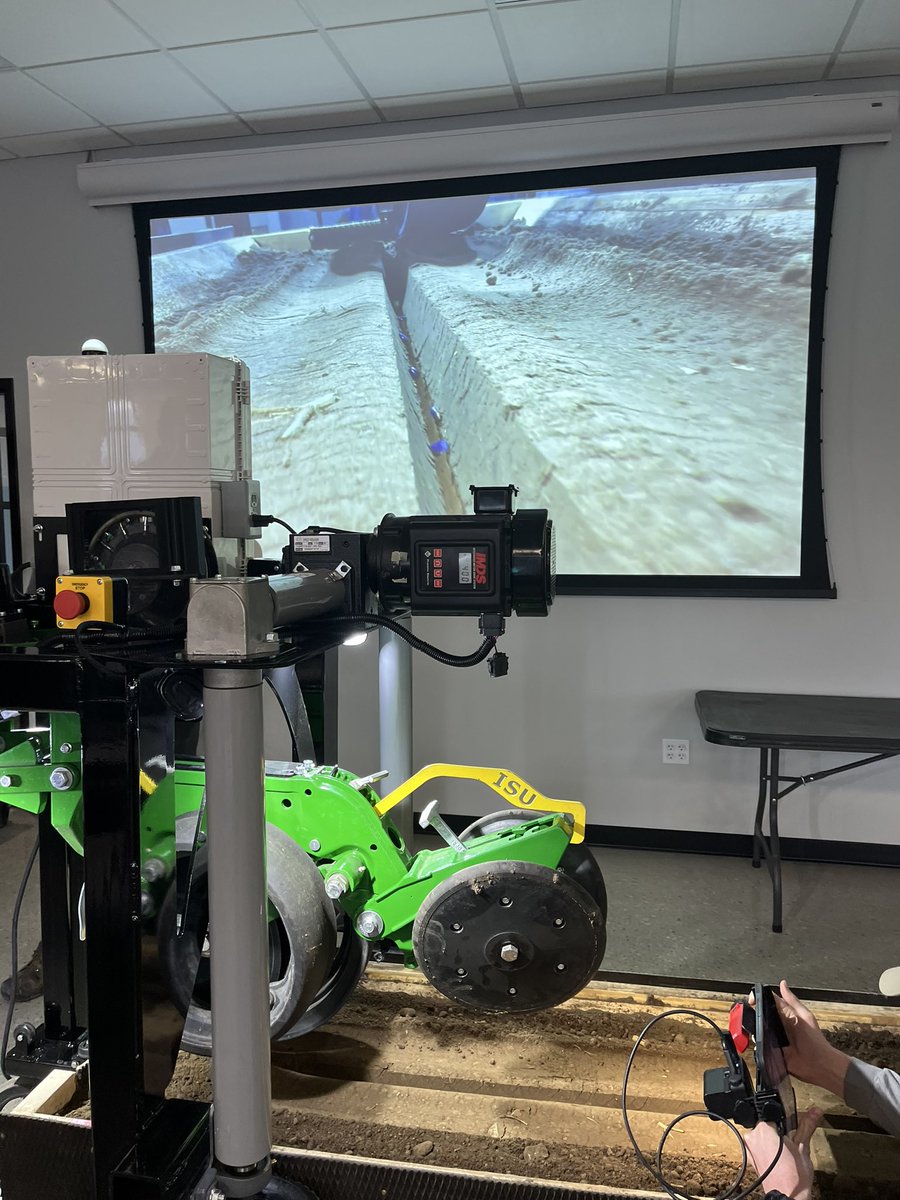 Meaghan Anderson tweet media